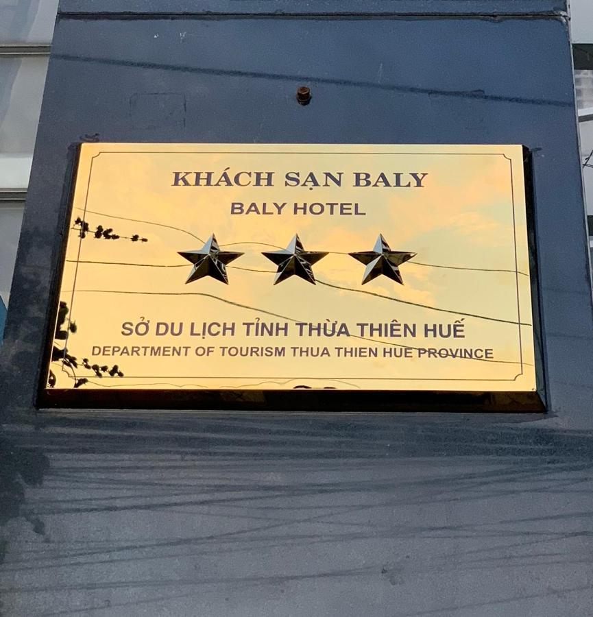 Baly Hotel Hue Exterior foto